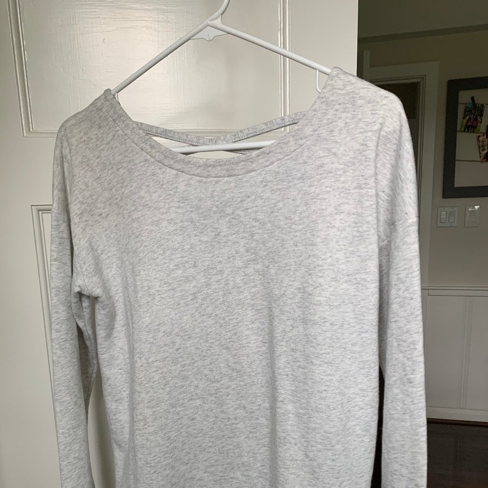 GAP Fit: Light gray sweater women's small